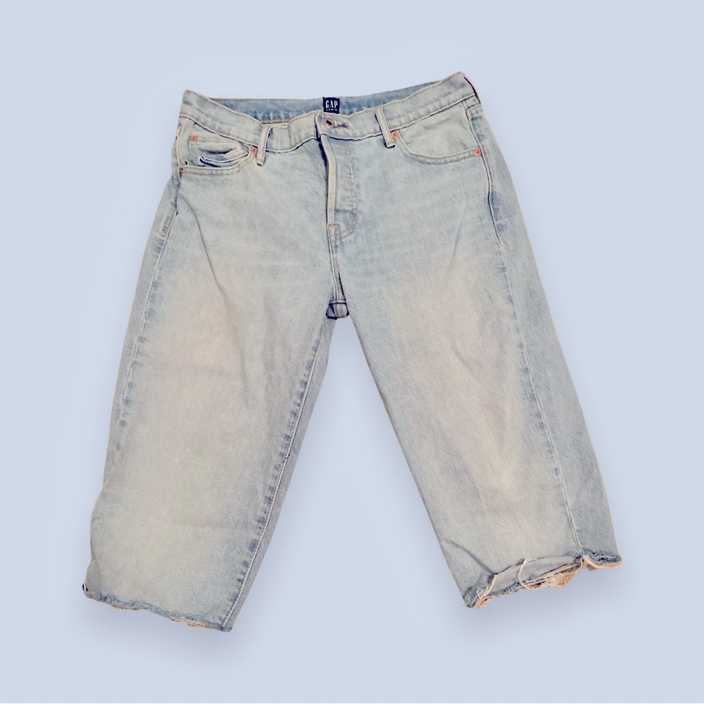 Gap women’s Super Crop jeans / shorts Size 29 R